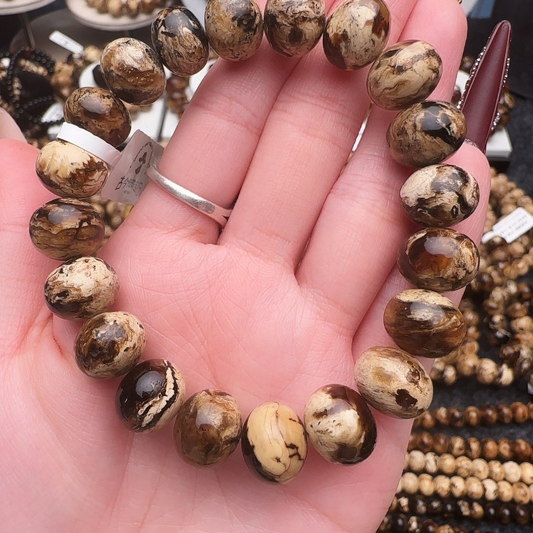 琥珀未镶嵌手链抚顺琥珀