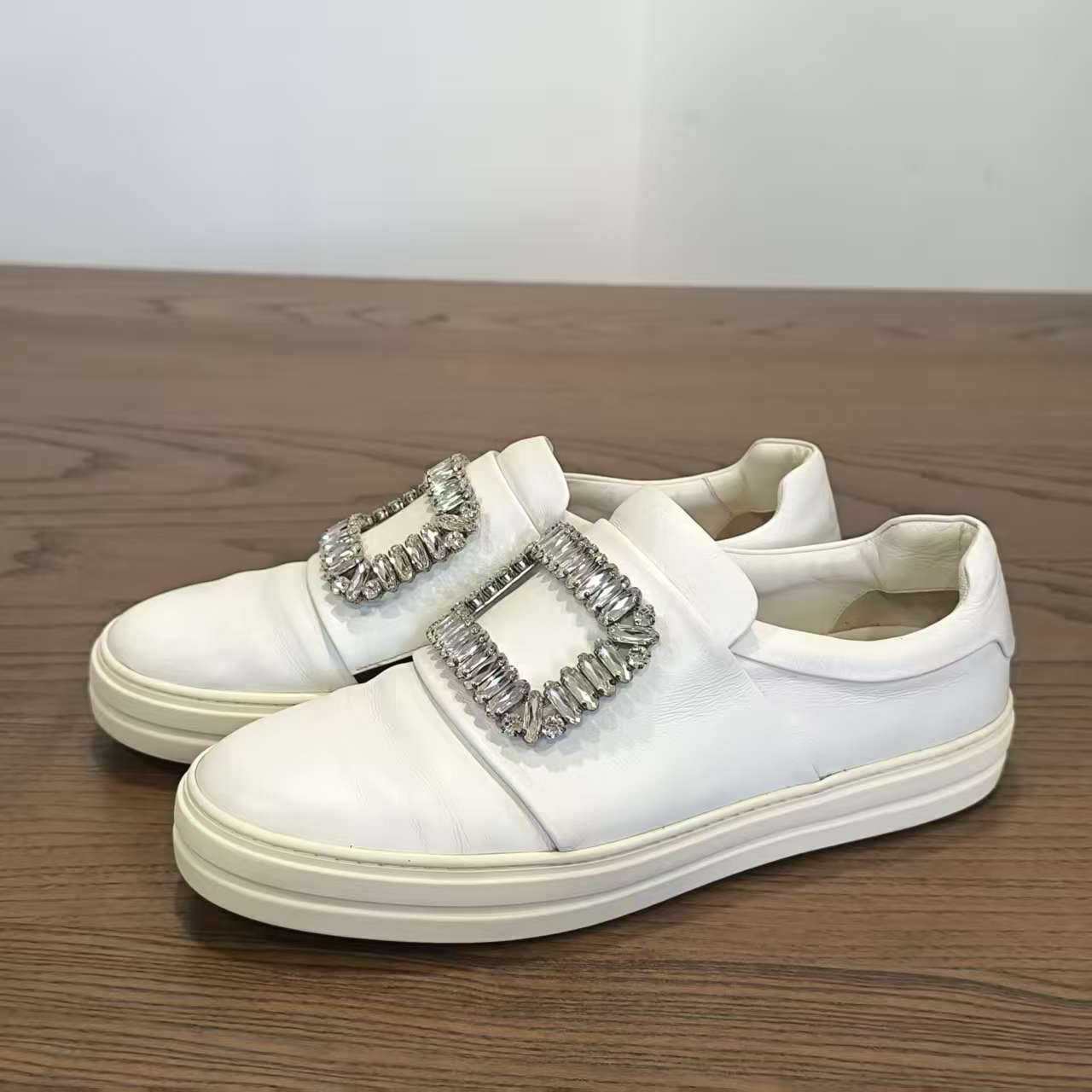 99新 Roger Vivier/罗杰·维威耶 rv鞋 38.5 码 dl