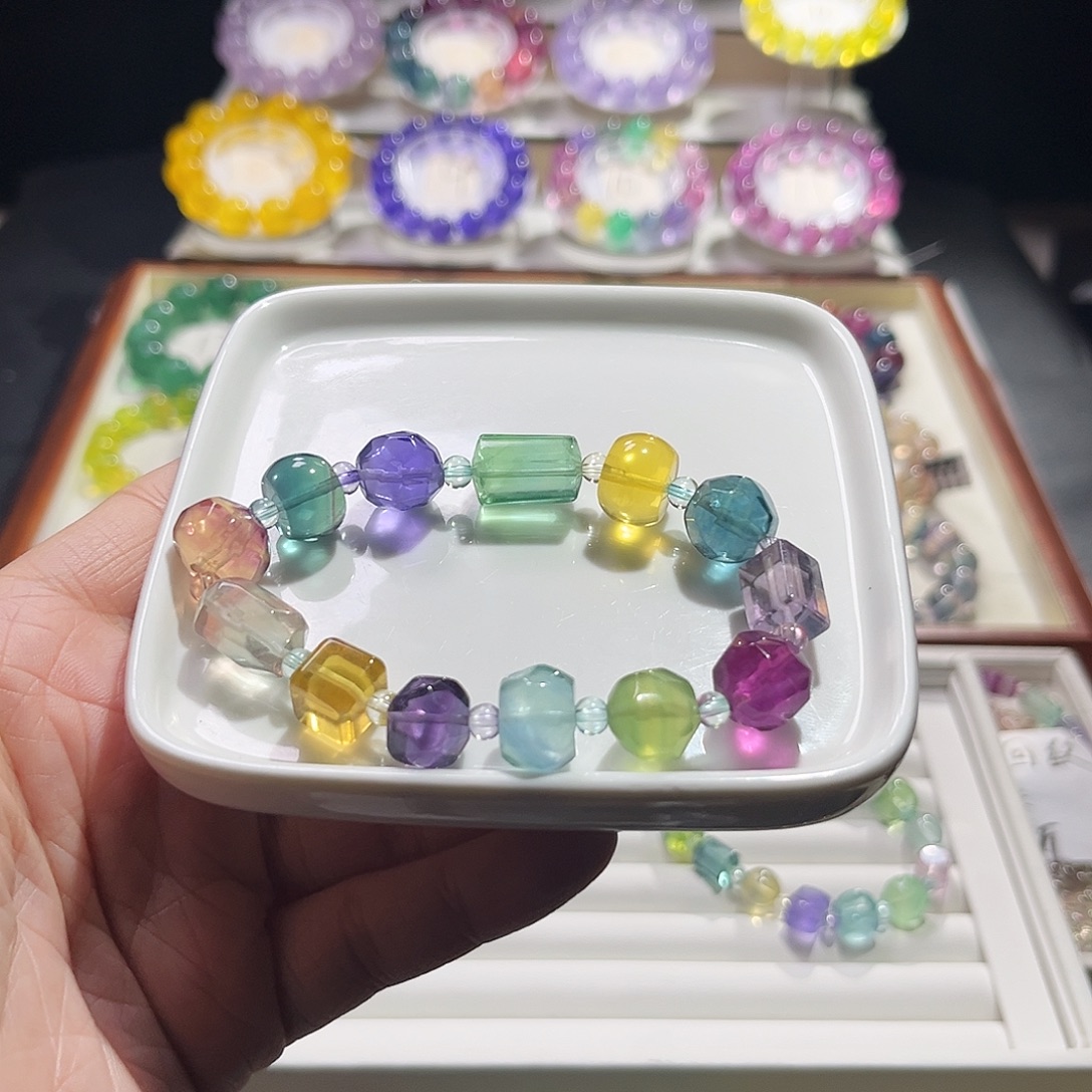 北***青萤石手串未镶嵌多宝异形珠