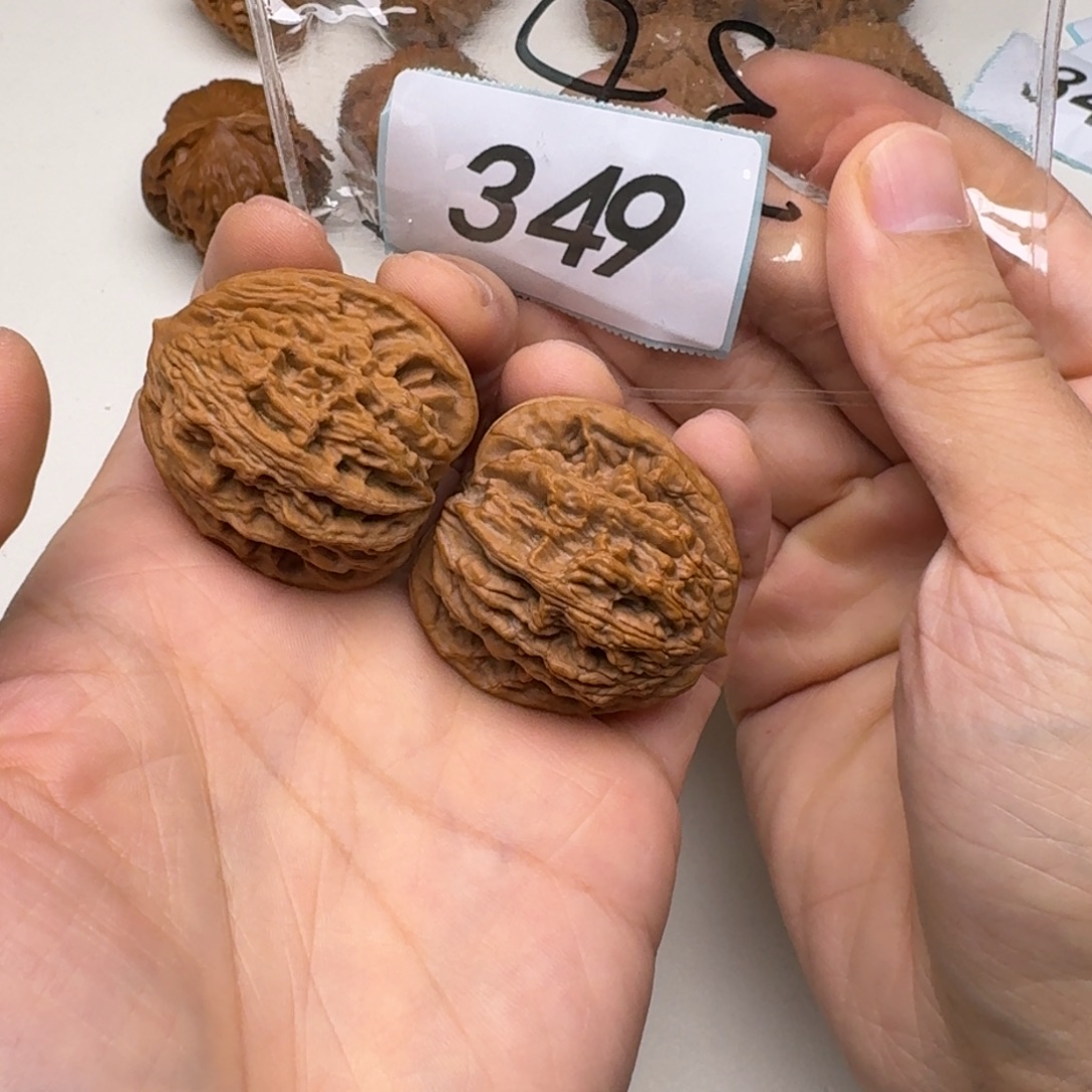 文玩核桃吊坠虎头39