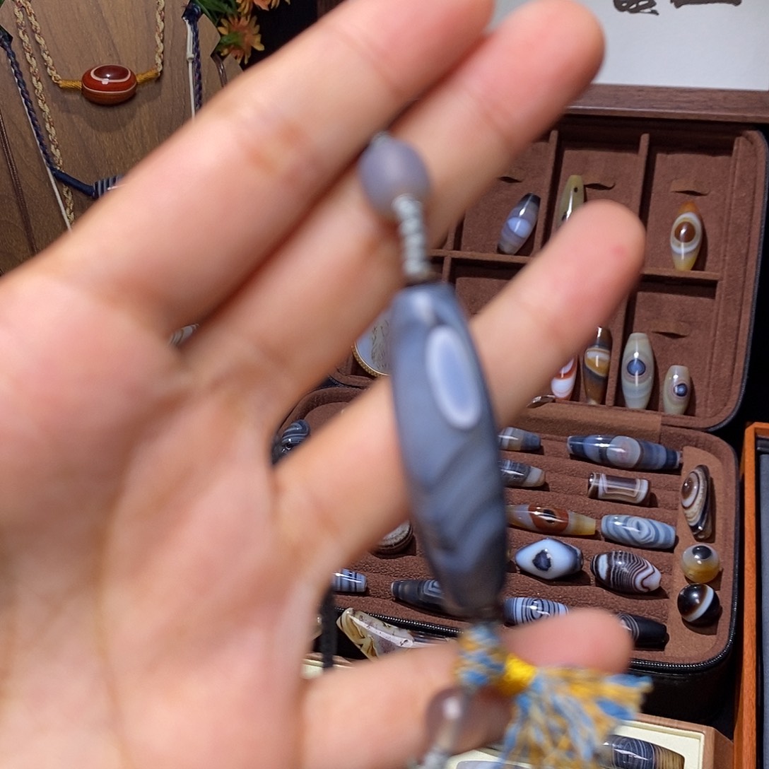 玛瑙/玉髓未镶嵌吊坠(赠链)