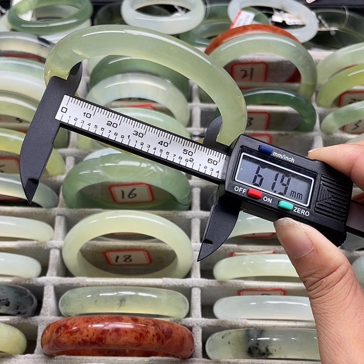 未镶嵌蛇纹石玉手镯24