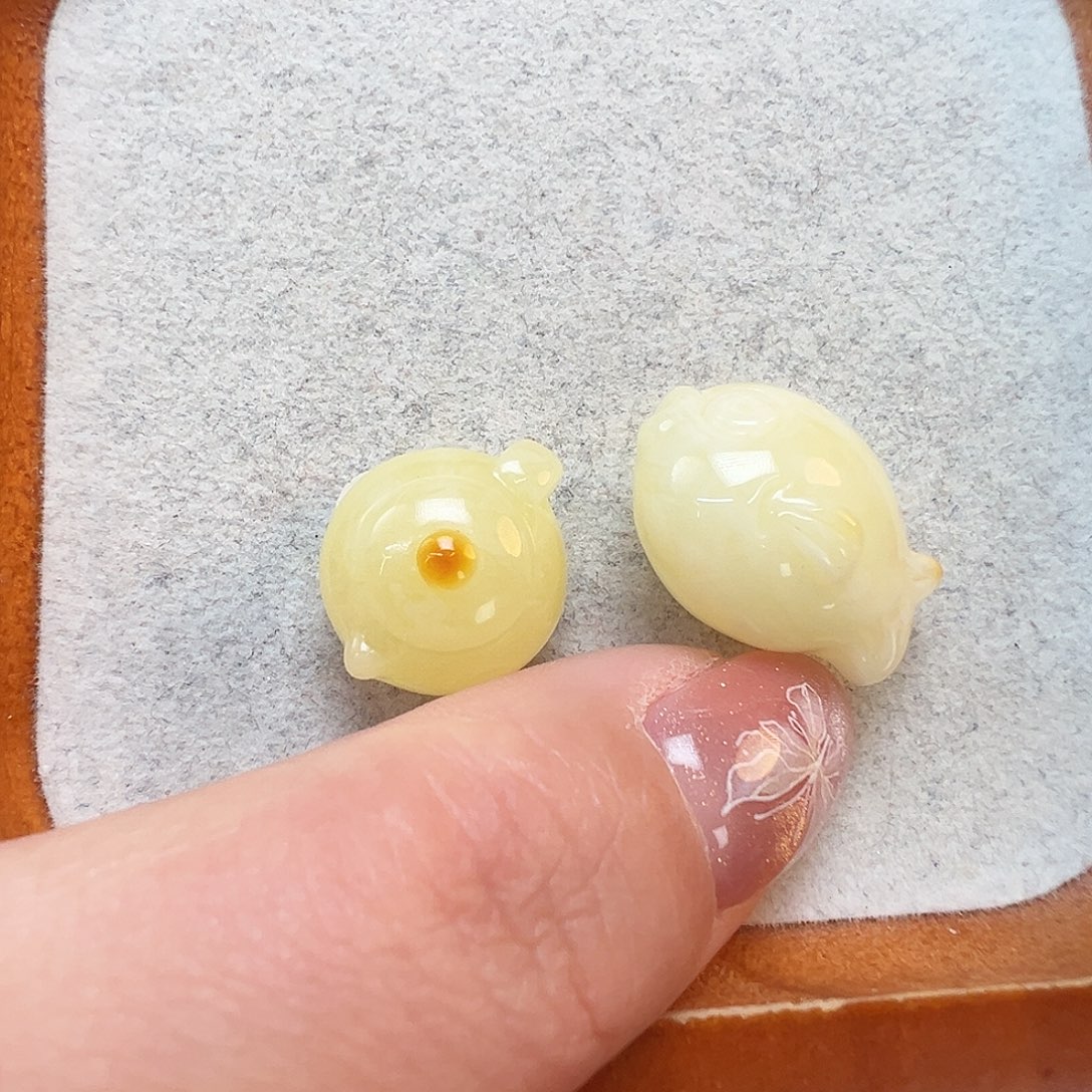 小***悄琥珀未镶嵌珠宝奇石