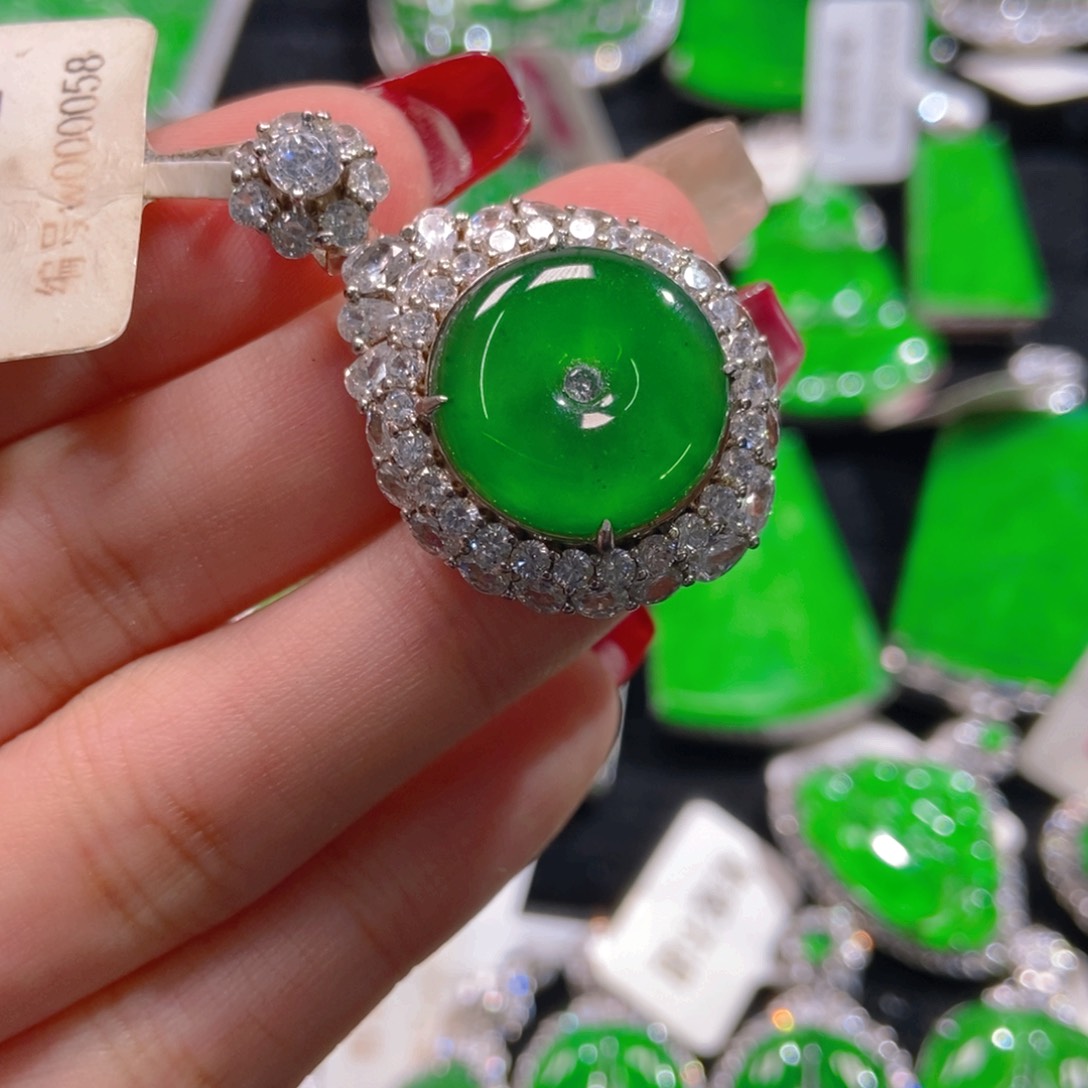 翡翠吊坠(不含链)未镶嵌