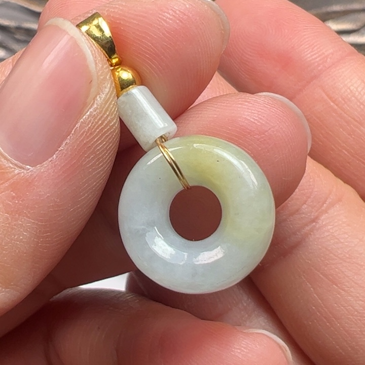 翡翠未镶嵌颈饰吊坠