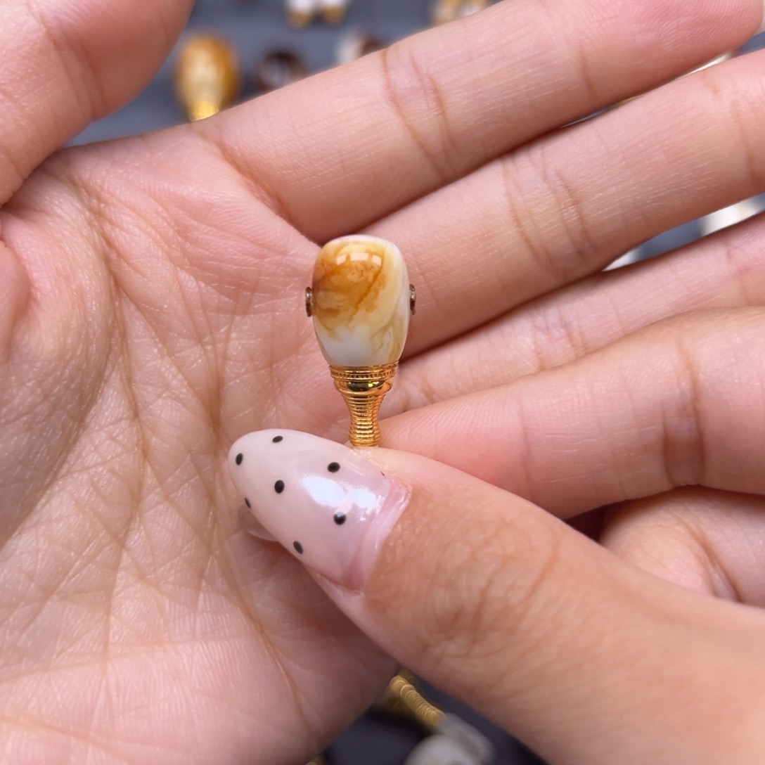 琥珀未镶嵌裸石9.3mm