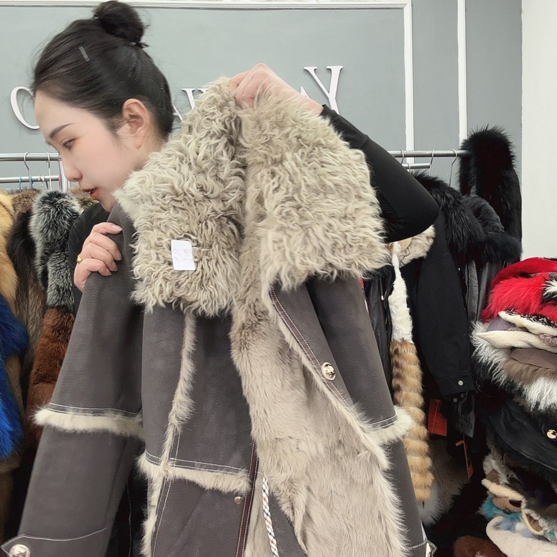 姚小妖家高端皮草