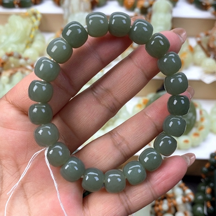 【闪购商品】透闪石质玉手串未镶嵌