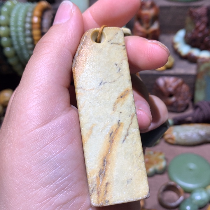 岫岩河磨玉（透闪石质玉）未镶嵌把件