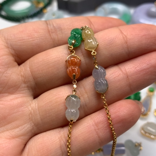 翡翠颈饰18K金镶嵌翡翠