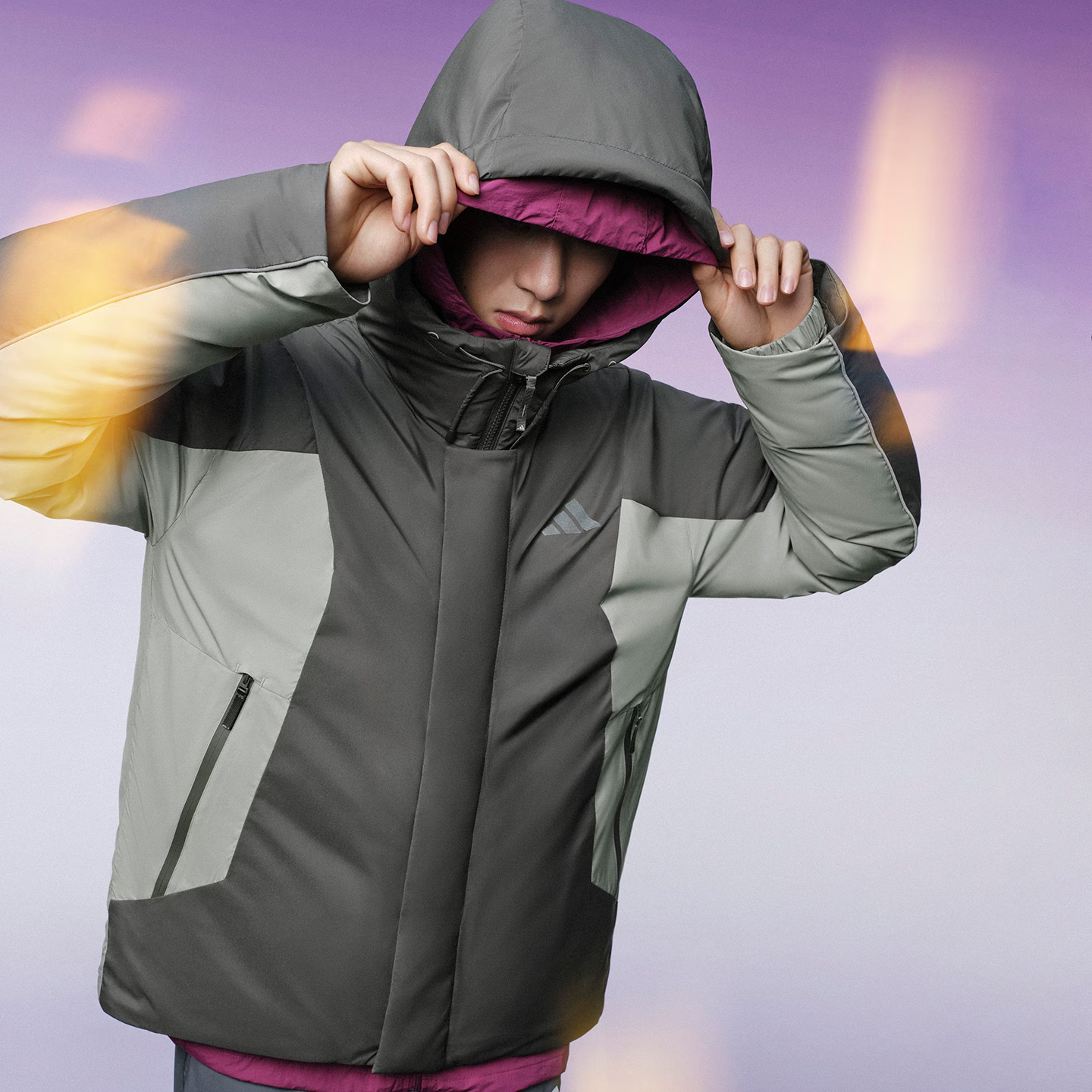 Adidas阿迪达斯男子暖芯科技拒水防风连帽600蓬鸭绒羽绒服KC2508
