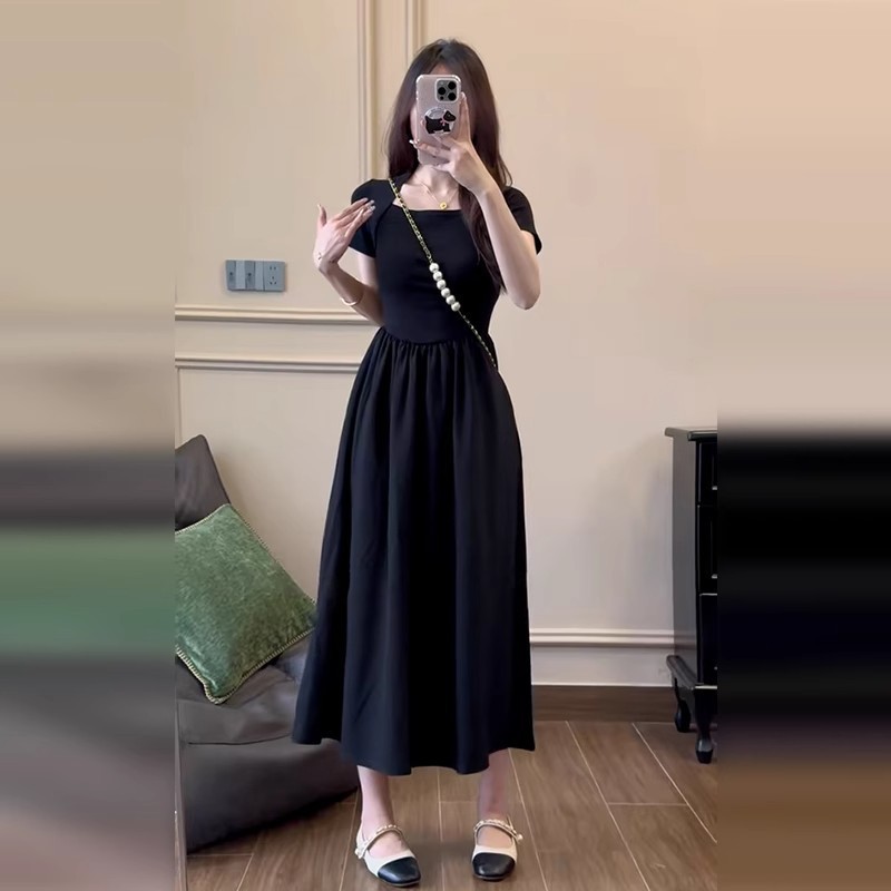 黑色方领连衣裙子女夏季2024新款赫本风气质小黑裙小个子收腰长裙