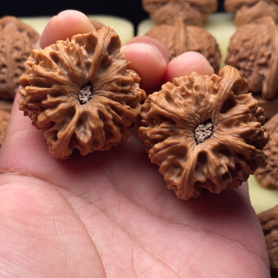 文玩核桃吊坠43精品大凹底龙门涧