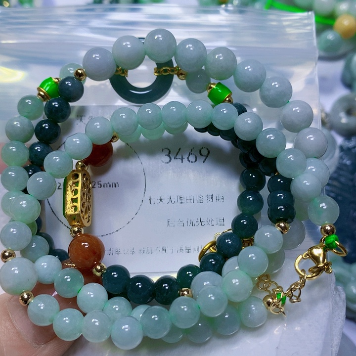 翡翠颈饰未镶嵌翡翠