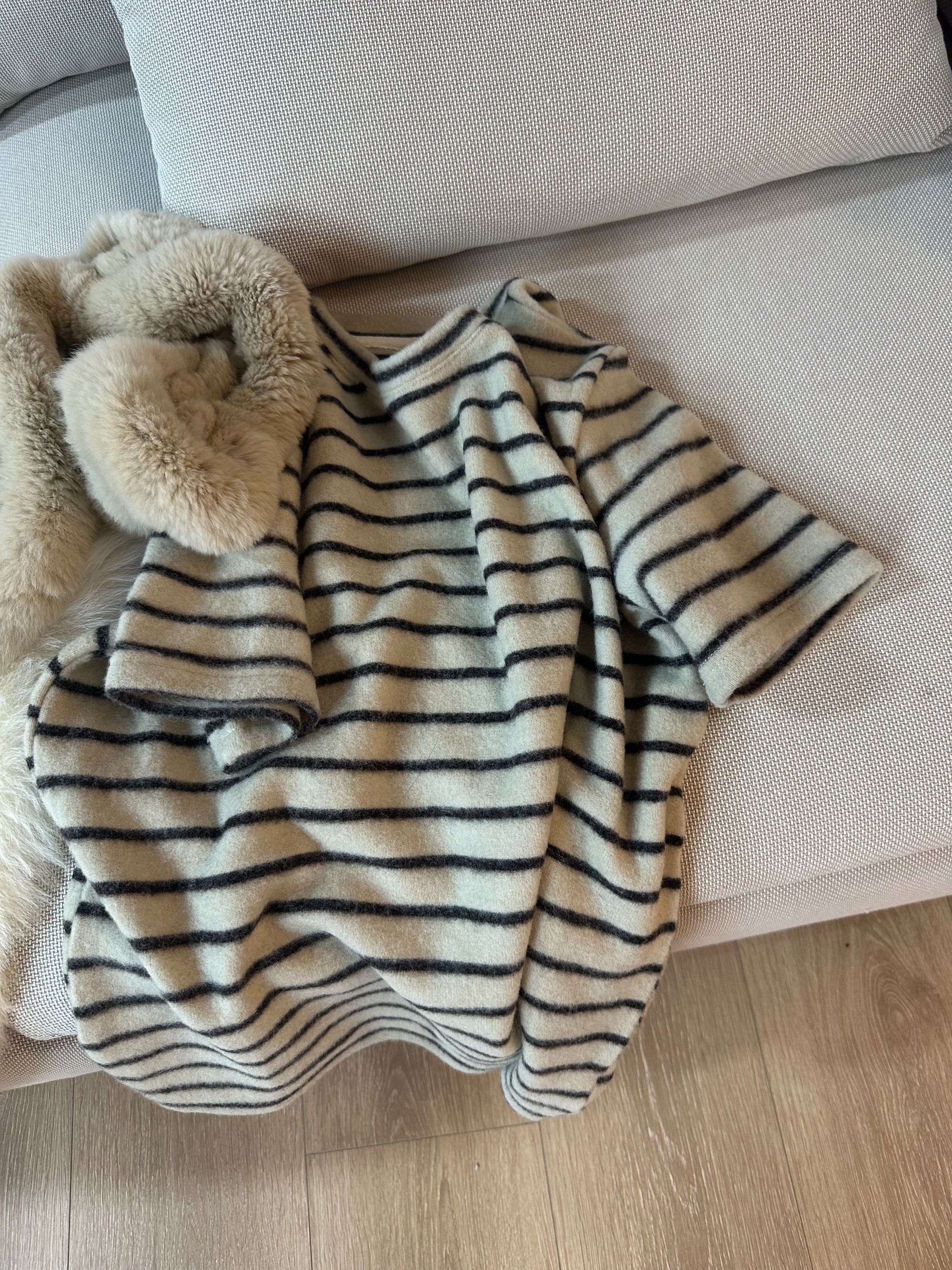 《潮人》T恤洋气休闲风磨毛圆领时尚短袖韩版条纹