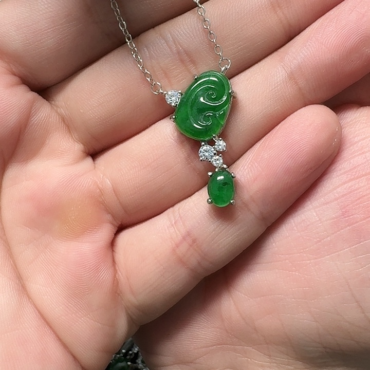 翡翠未镶嵌颈饰天然Ａ货翡翠放漏