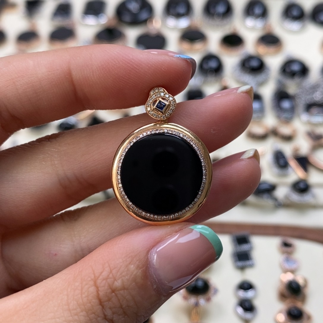 翡翠颈饰18K金镶嵌天然翡翠墨翠