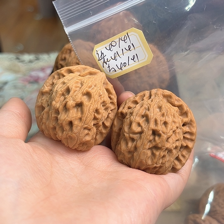 文玩核桃把件非嫁接北京