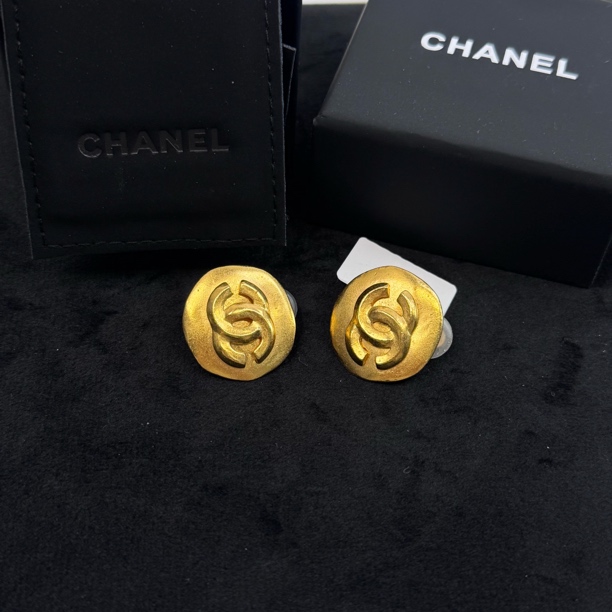 95新 Chanel/香奈儿 香奈儿锤纹素金耳夹