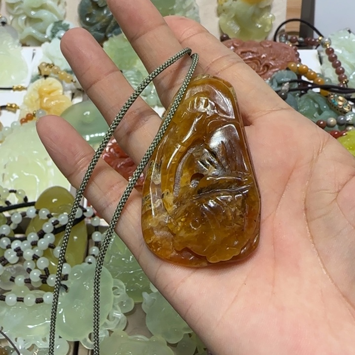 蛇纹石玉吊坠未镶嵌