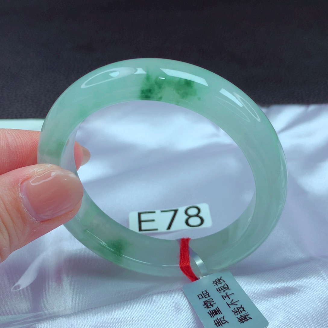 翡翠手镯未镶嵌?手镯88