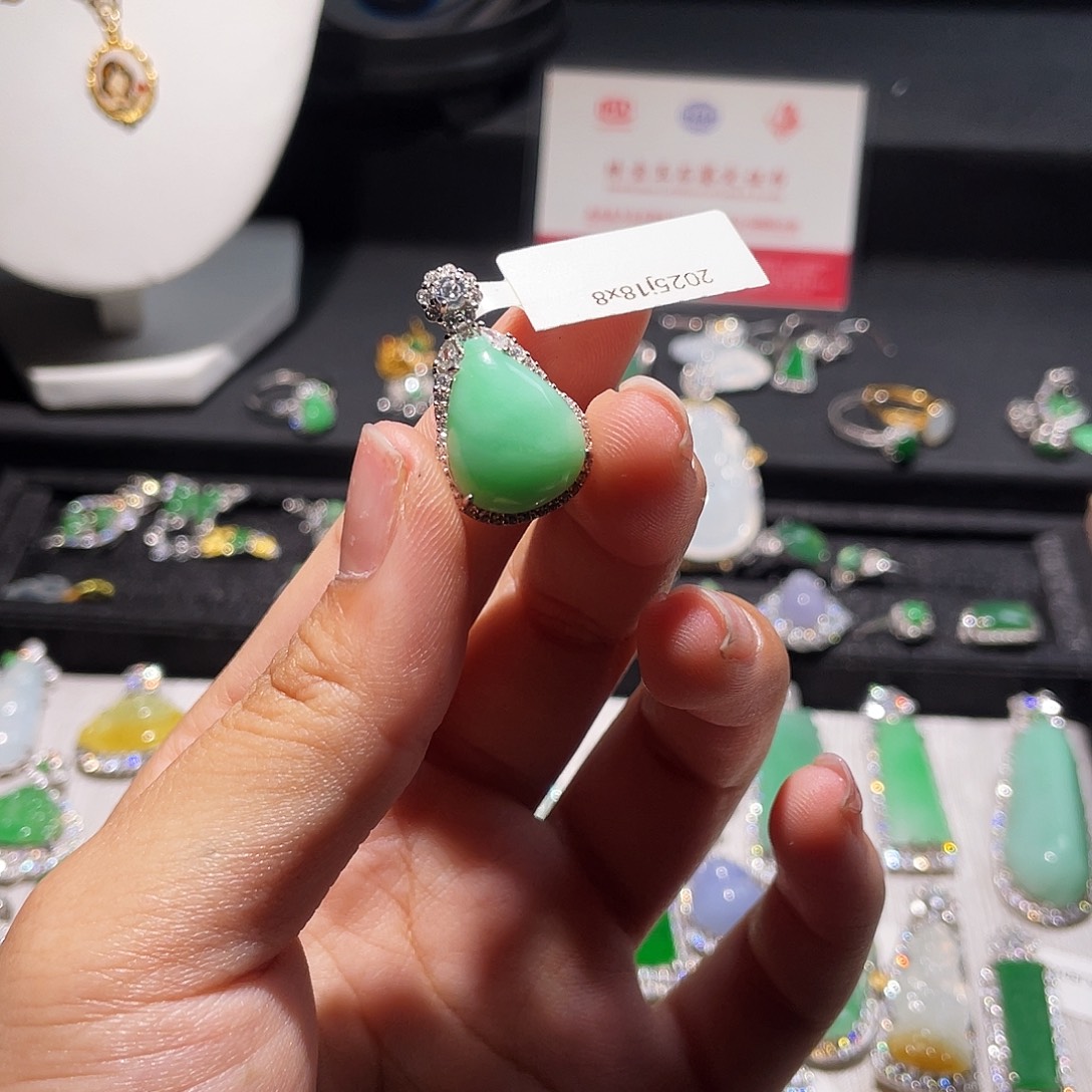 翡翠银S925镶嵌颈饰