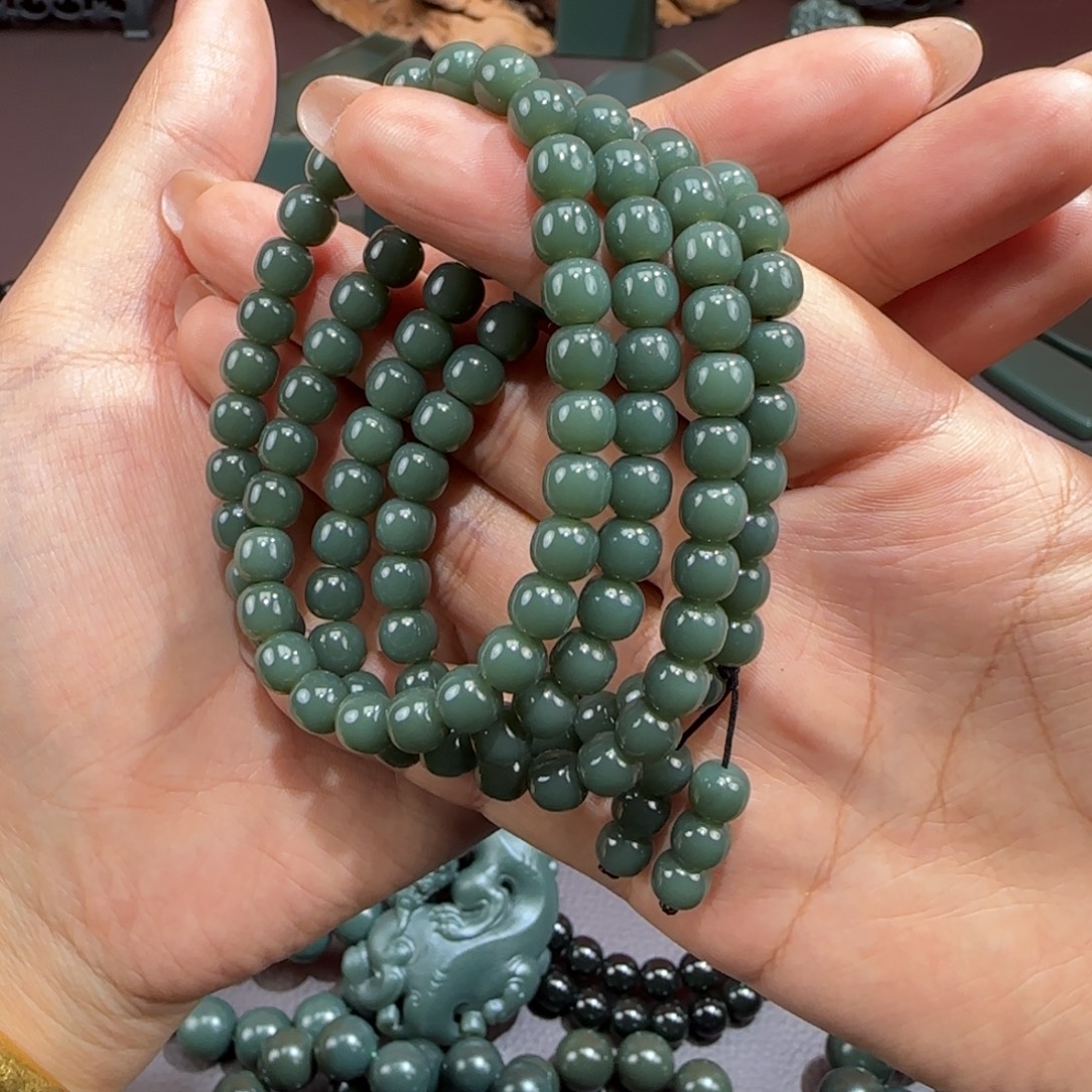 Z***r和田玉（青玉）未镶嵌手链