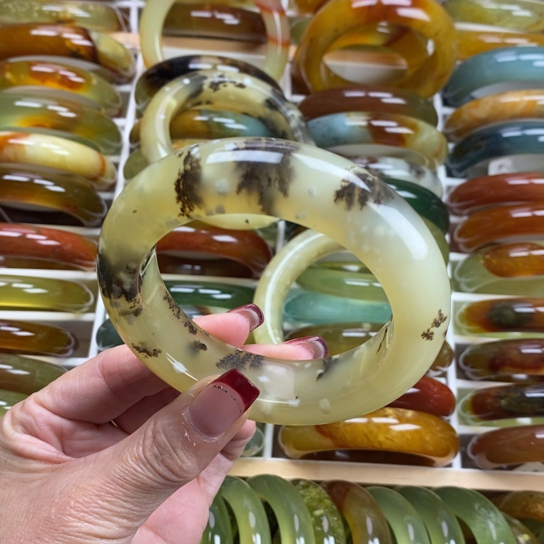 未镶嵌蛇纹石玉手镯悲***黄