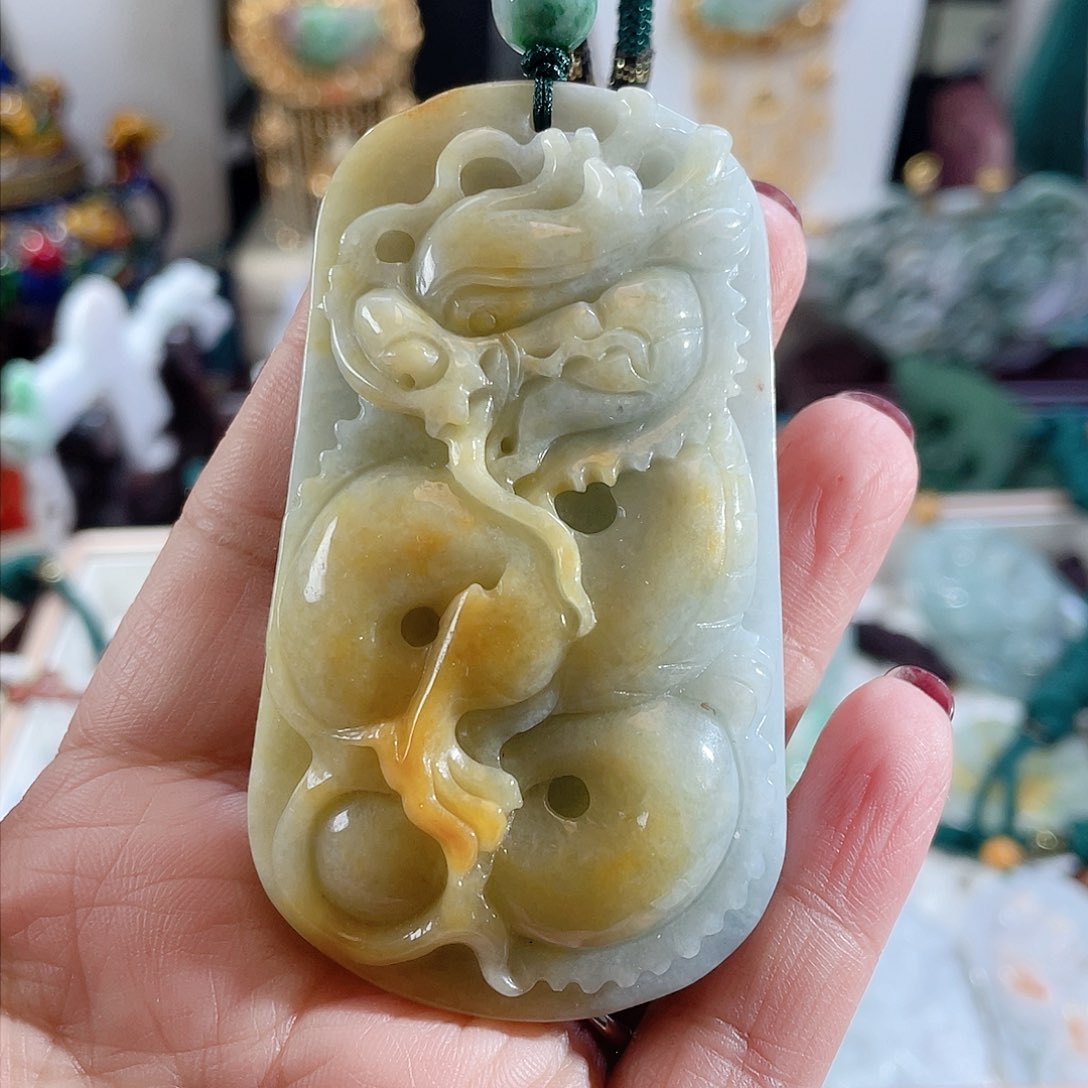 翡翠颈饰未镶嵌翡翠龙牌吊坠