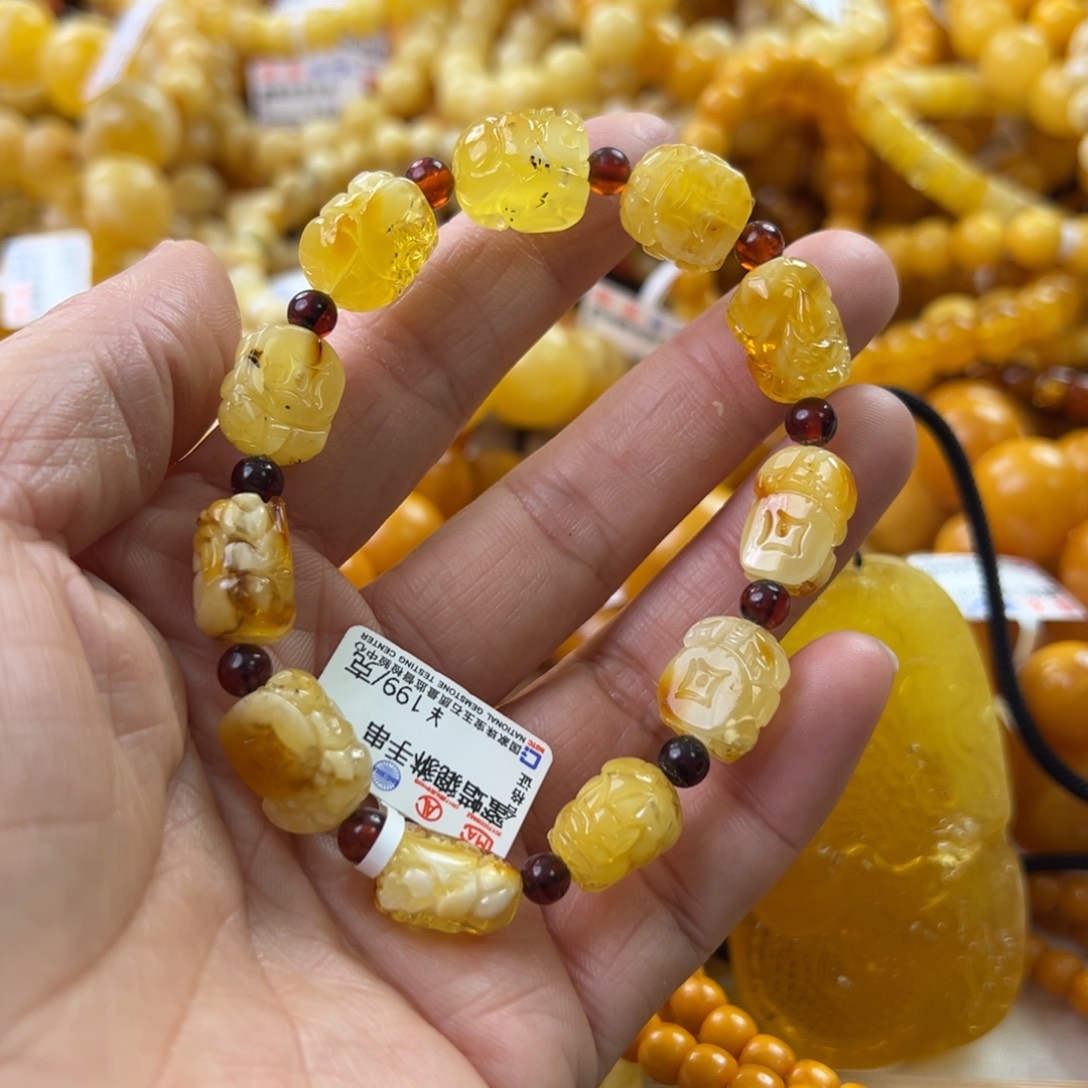 琥珀珠宝奇石未镶嵌