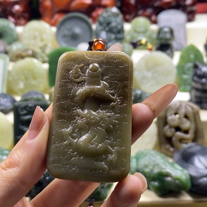 和田玉颈饰未镶嵌