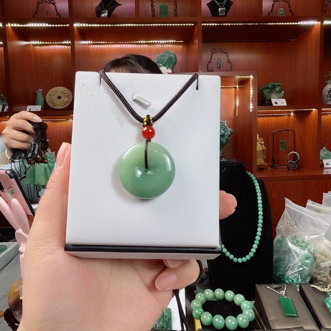 密玉（石英质玉）吊坠未镶嵌