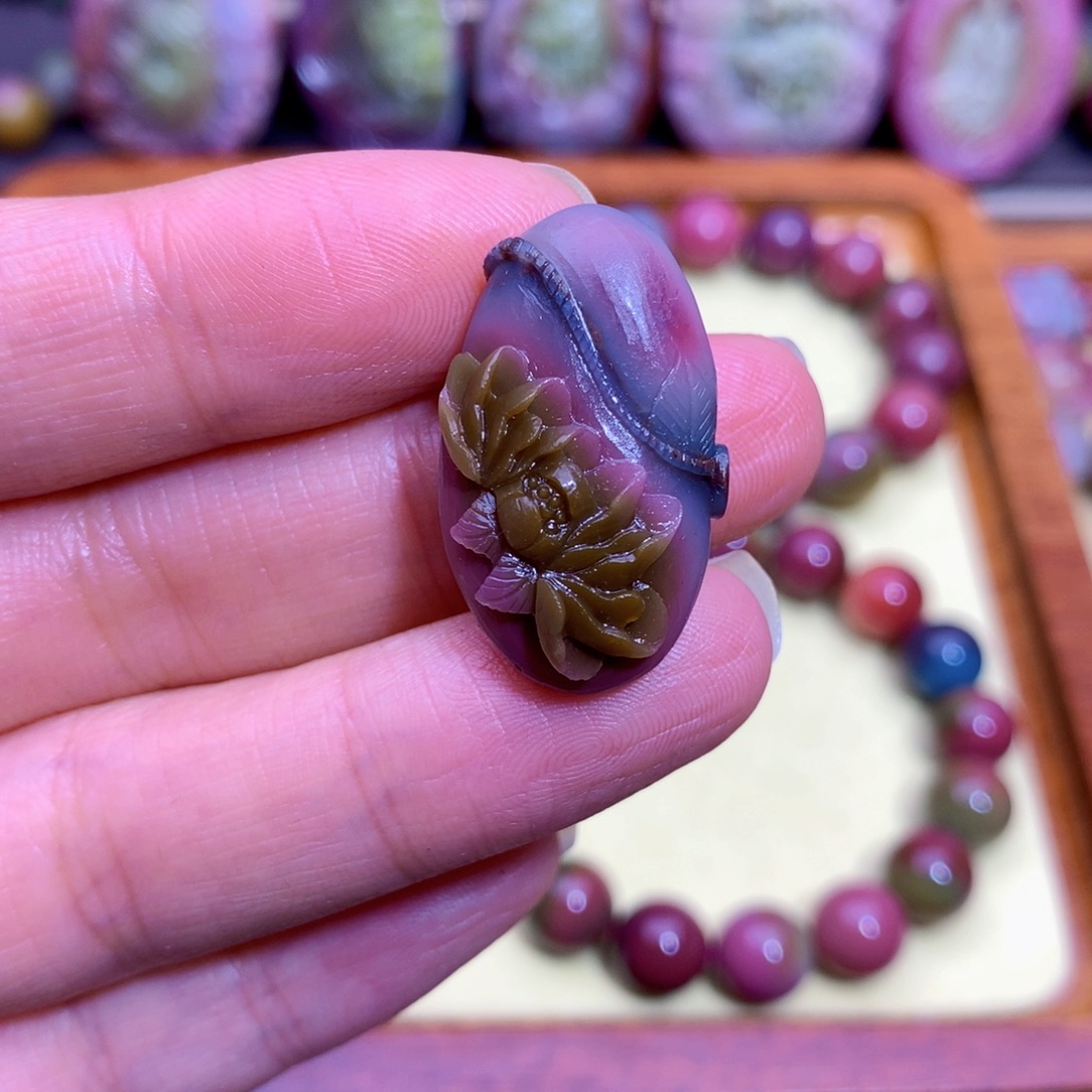 玛瑙未镶嵌挂件盐源定制