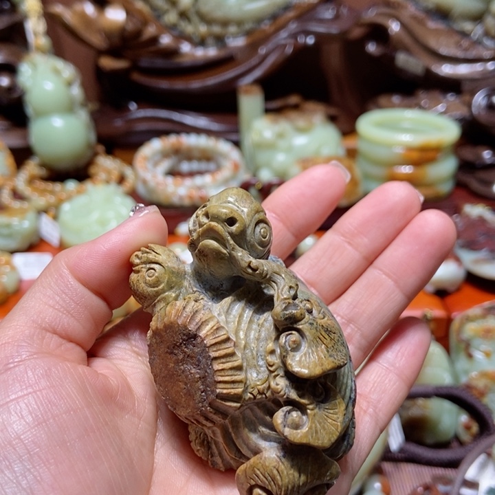 岫岩河磨玉（透闪石质玉）把件未镶嵌