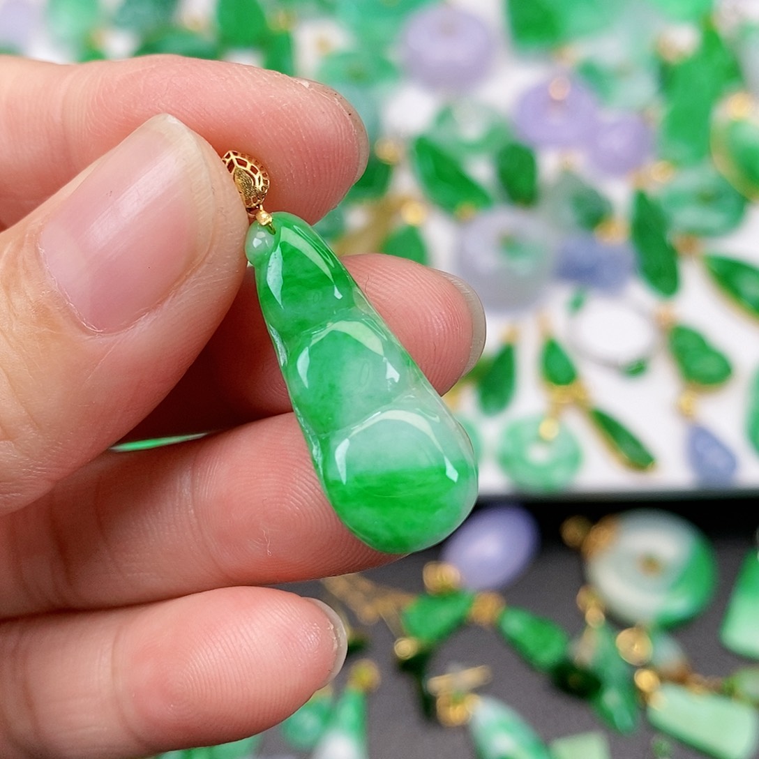 翡翠吊坠(不含链)18K金镶嵌