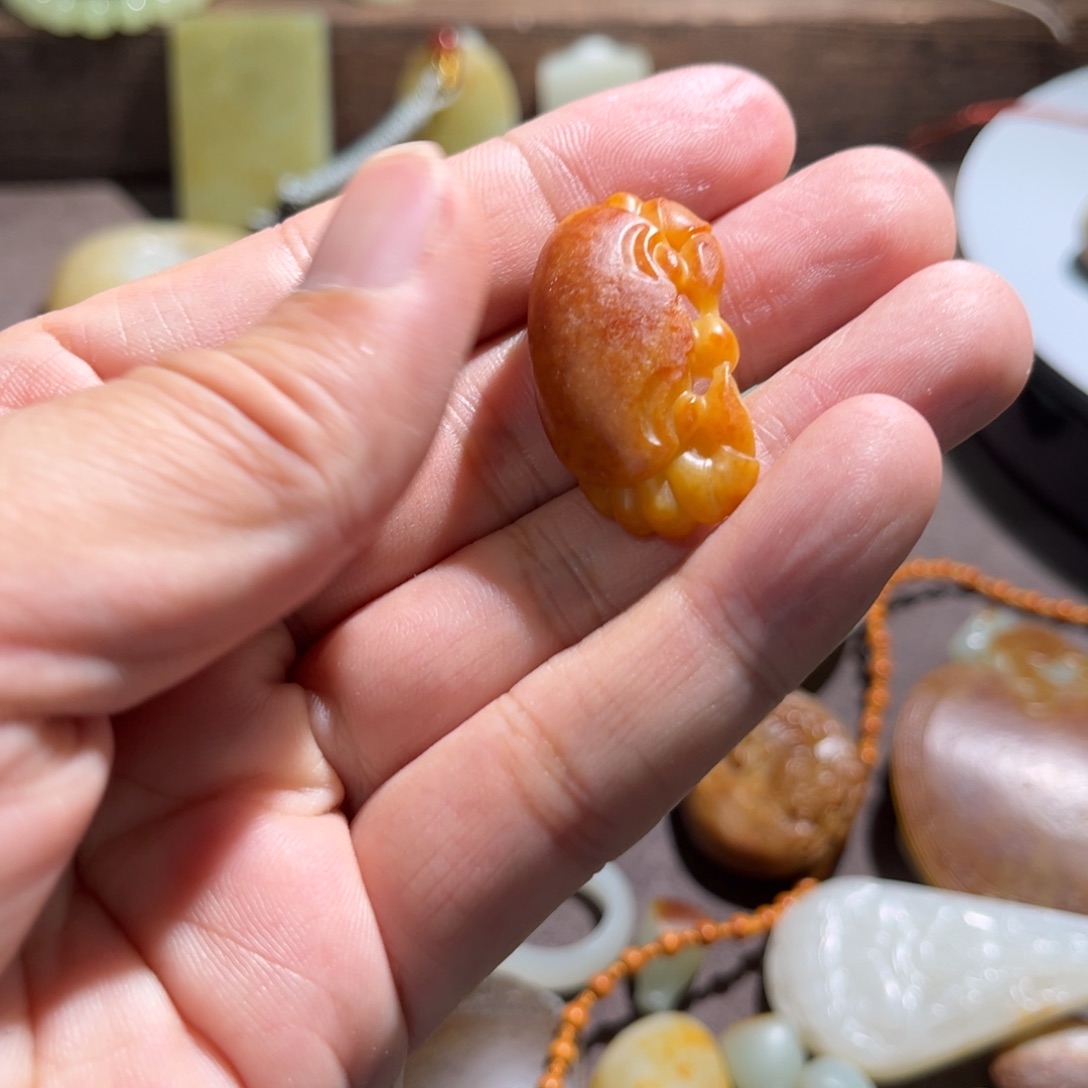 树***叶和田玉（糖玉）未镶嵌颈饰