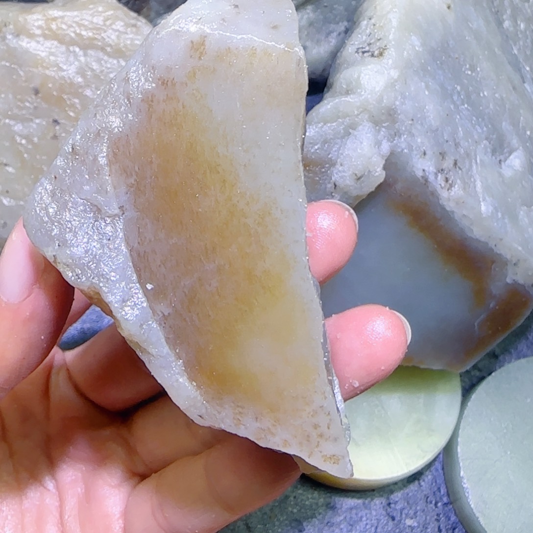 和田玉未镶嵌珠宝半成品