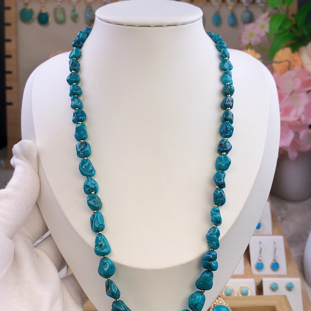 绿松石未镶嵌颈饰