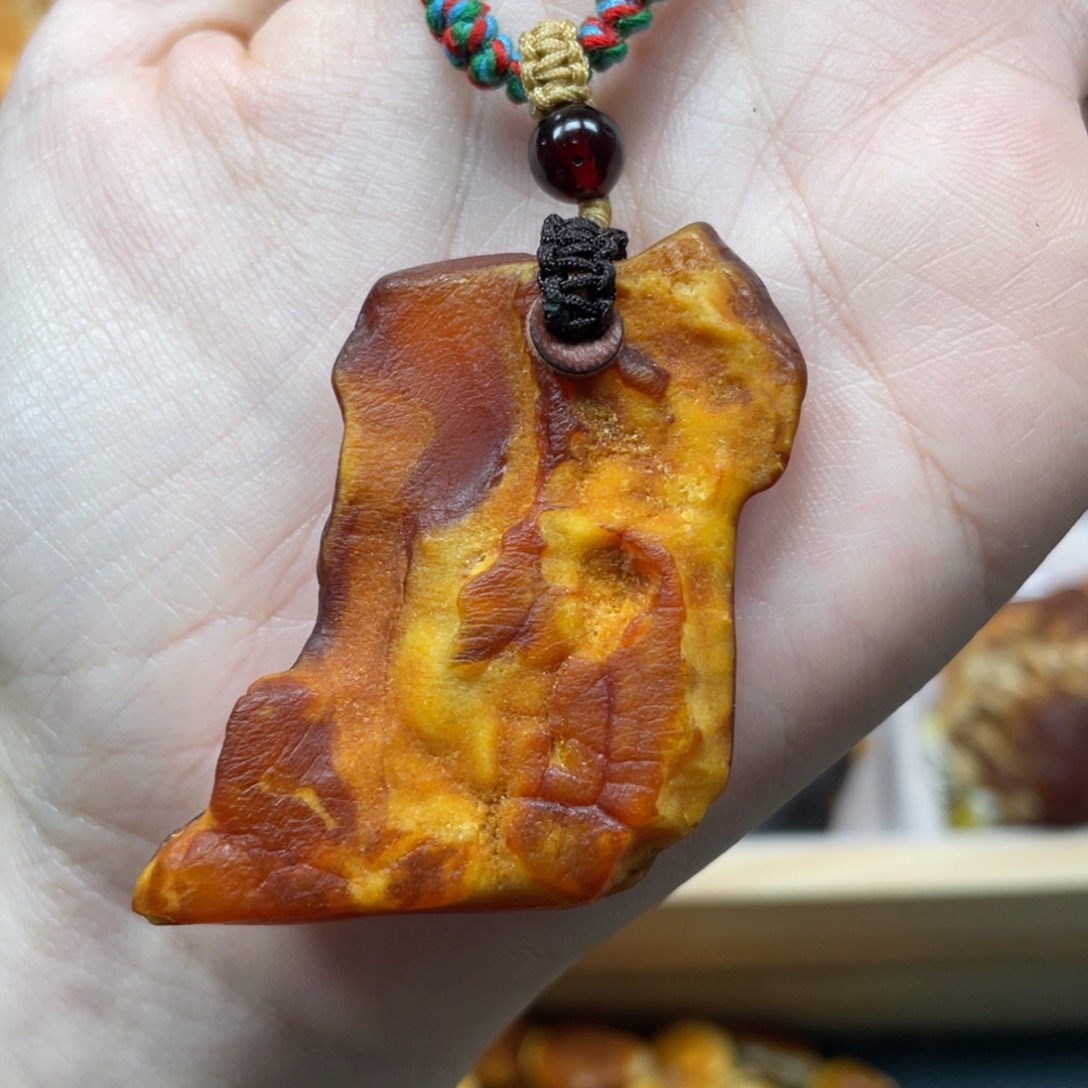 琥珀珠宝奇石未镶嵌