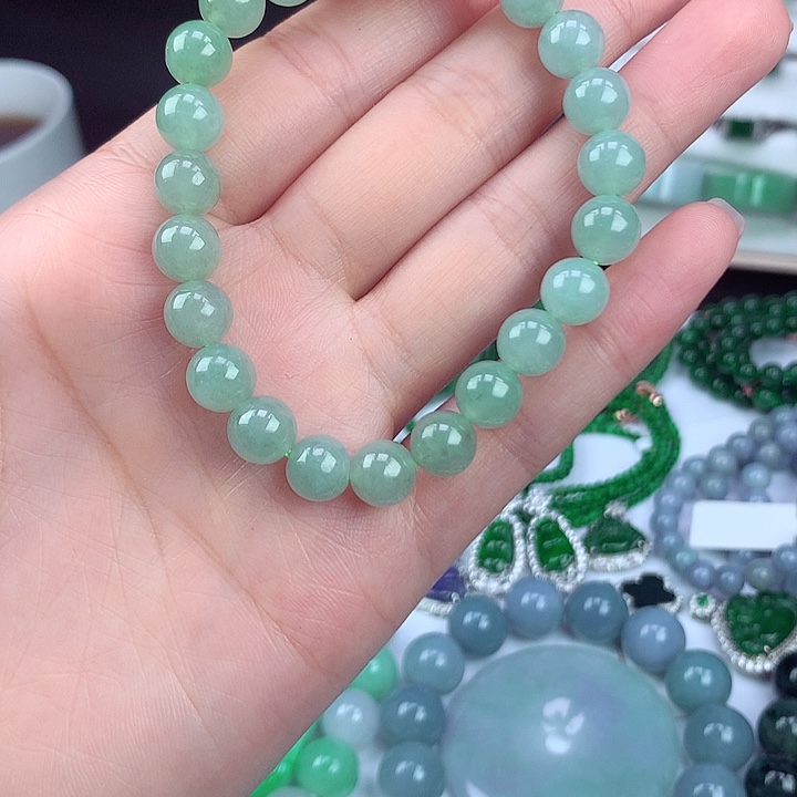 翡翠颈饰未镶嵌手串