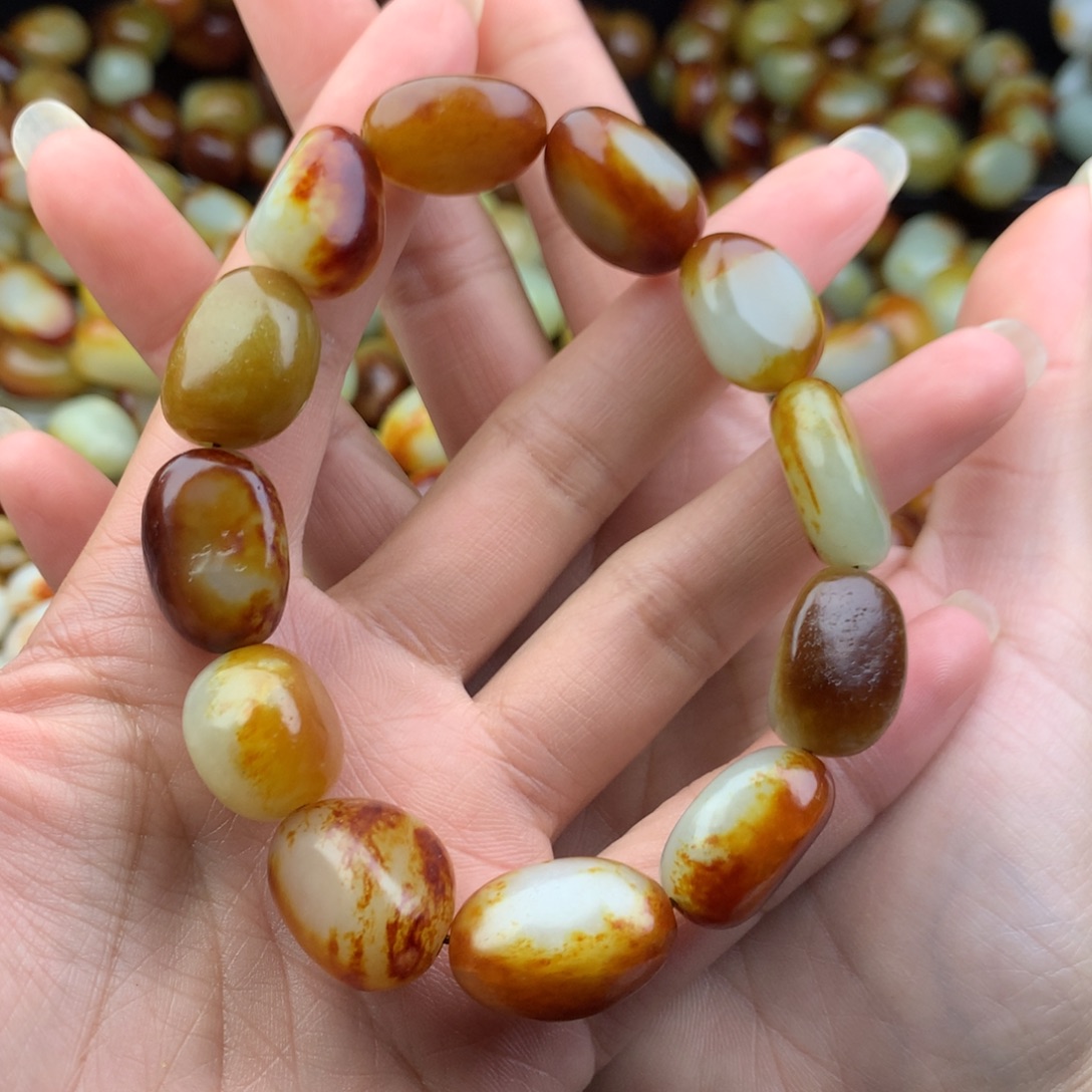 直***子和田玉未镶嵌手链