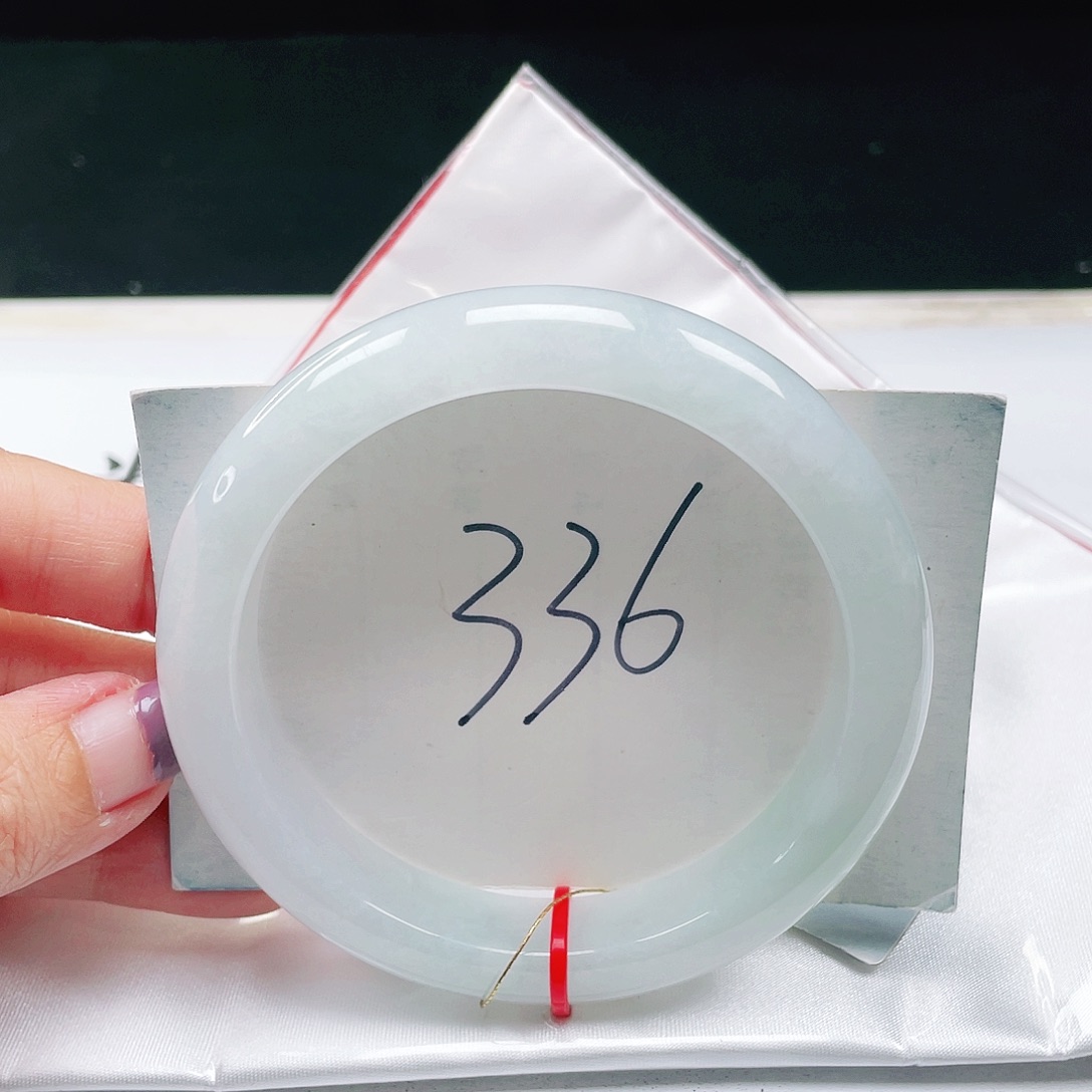 翡翠未镶嵌手镯缅甸翡翠62+