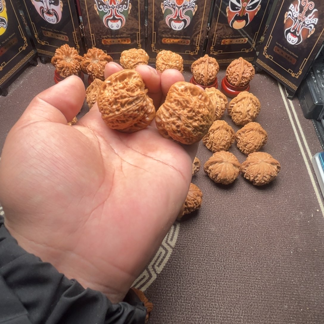 文玩核桃吊坠血麒麟111111111