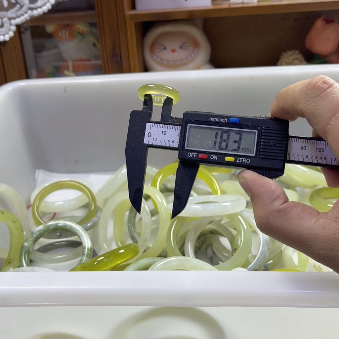 蛇纹石玉未镶嵌手镯141