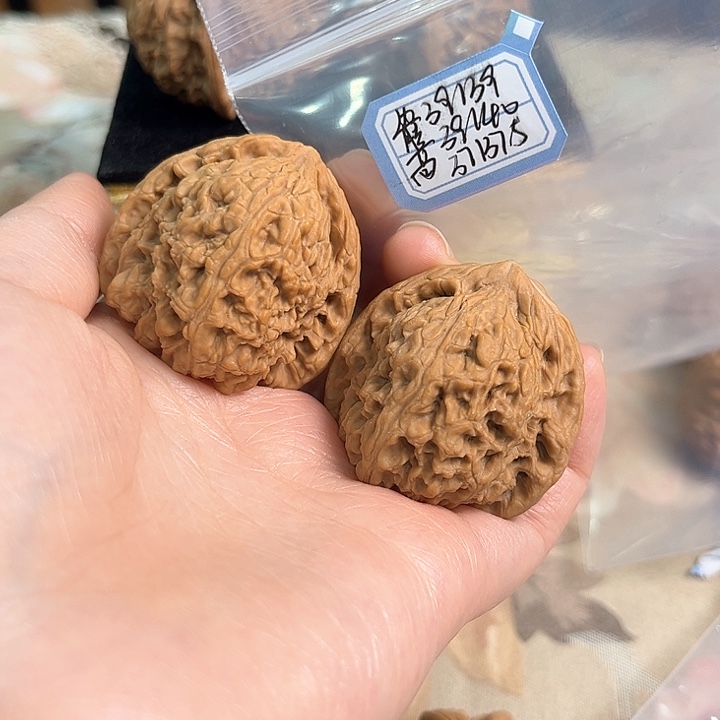 文玩核桃把件赵喜满南将石