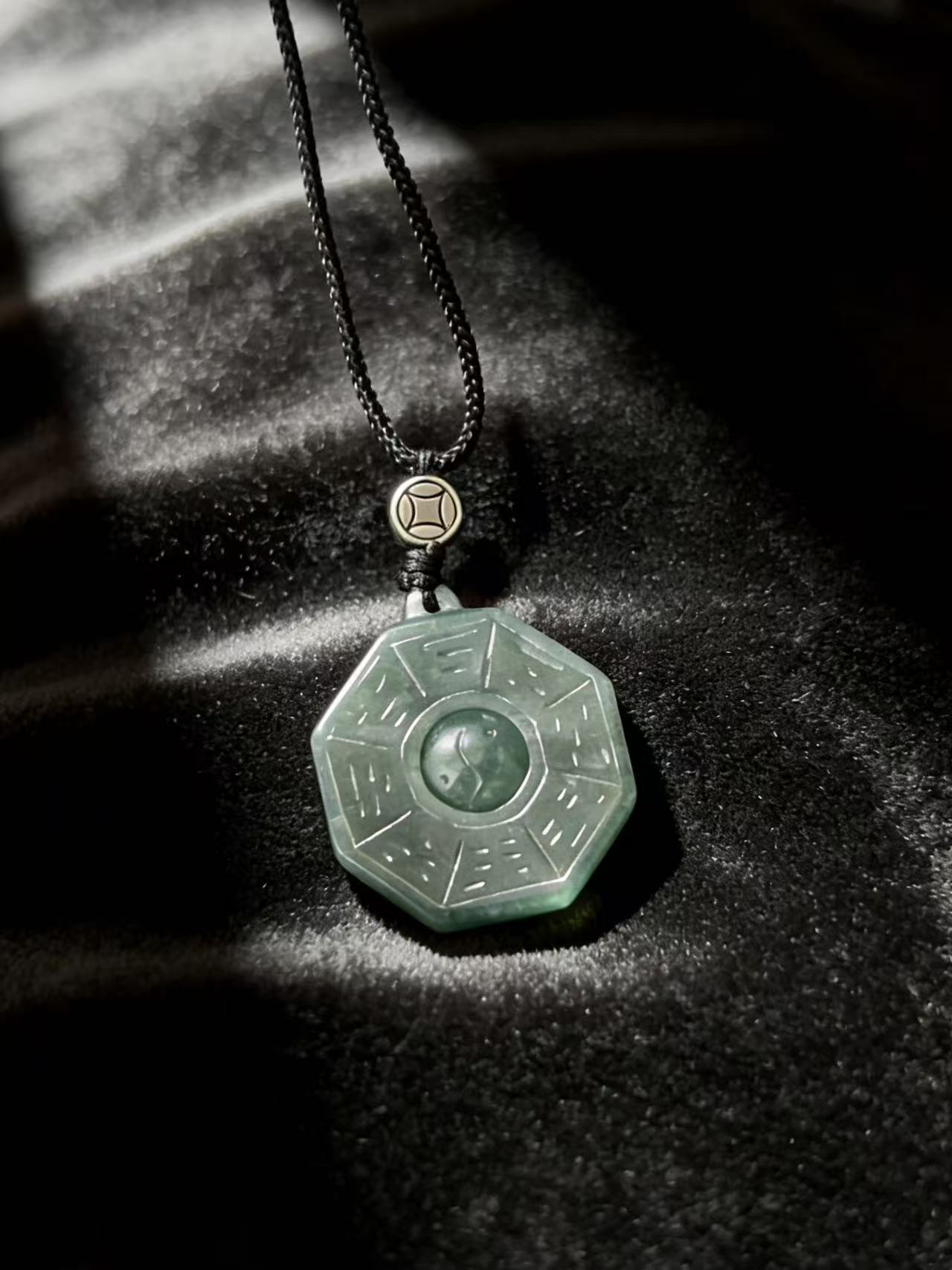 天然翡翠a货 八卦吊坠 多样性发一