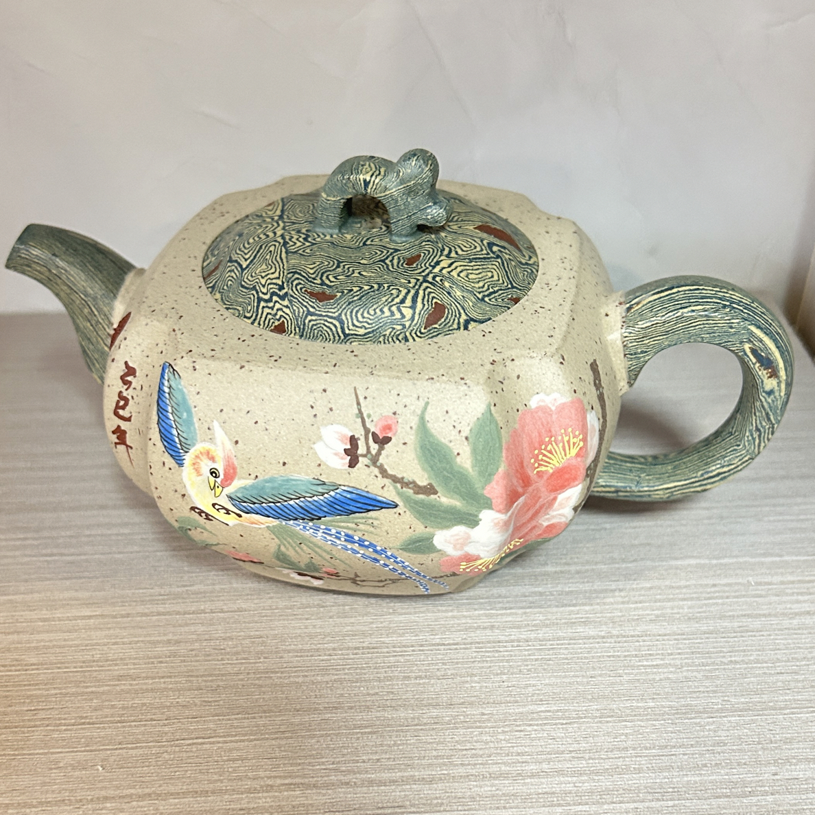 全手工绞泥白段四足抽角花鸟壶精美