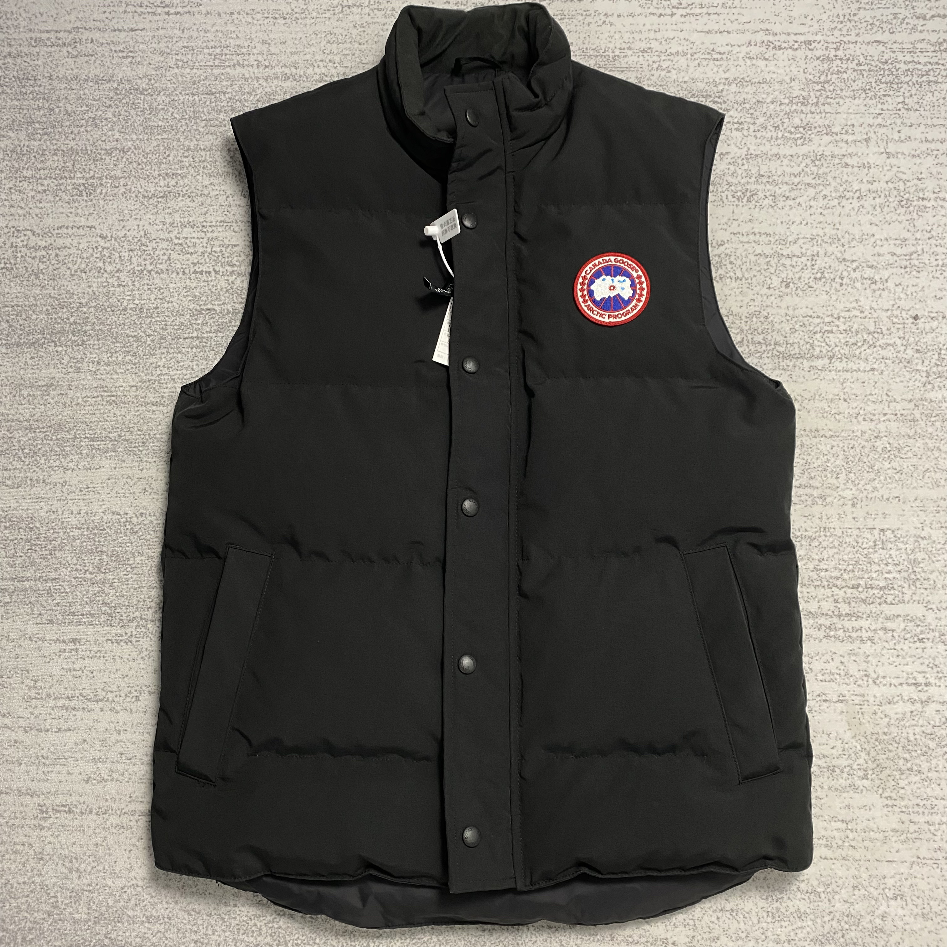 99新 CANADA GOOSE 加拿大鹅 M 黑色经典款马甲背心羽绒服