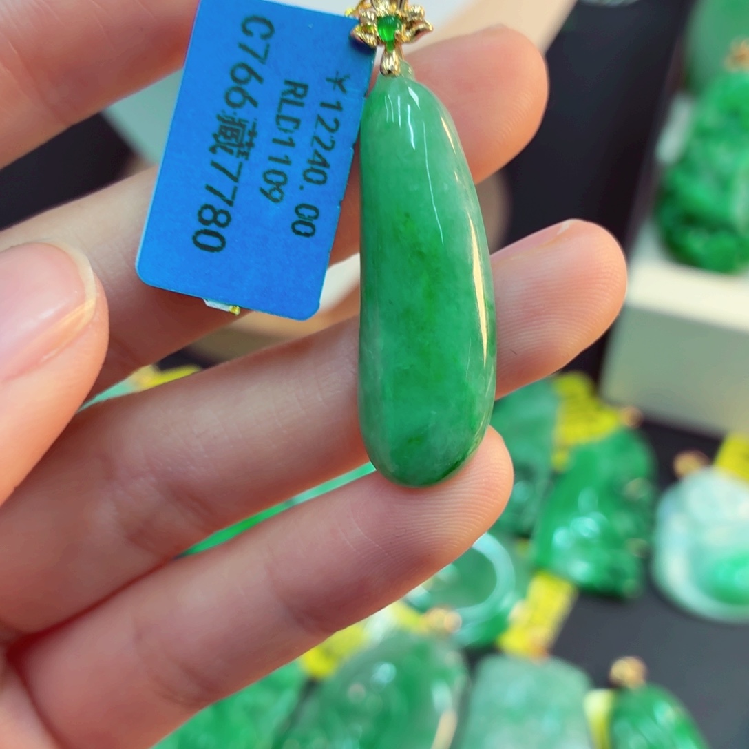 翡翠未镶嵌吊坠(不含链)