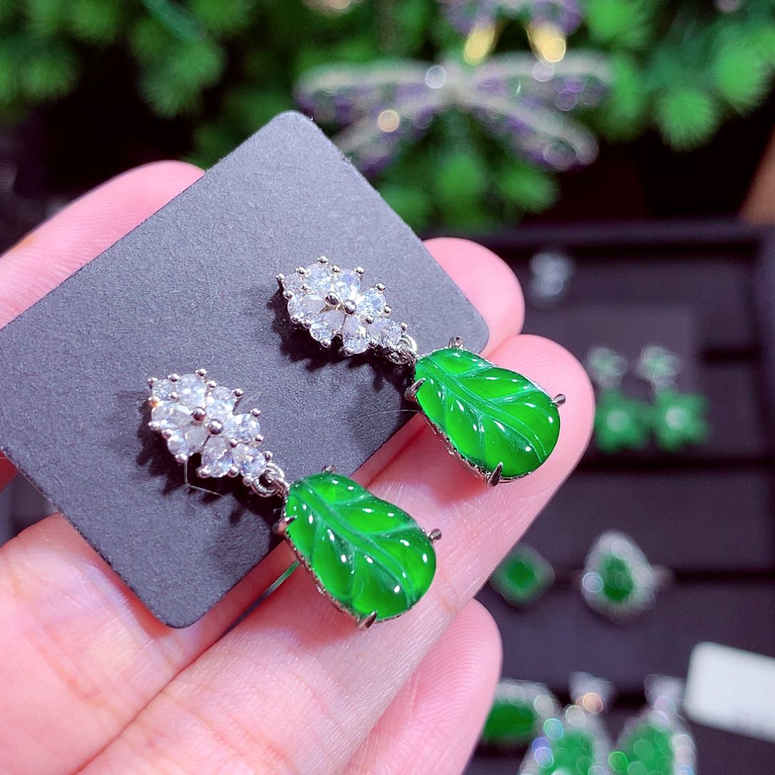 颈饰未镶嵌翡翠天然